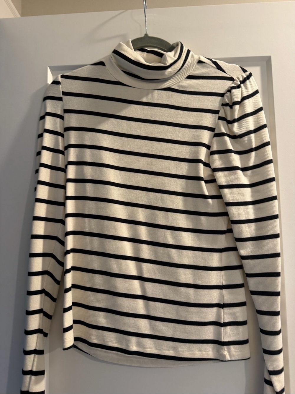 Evereve Black & White Striped Turtleneck Long Sleeve Top